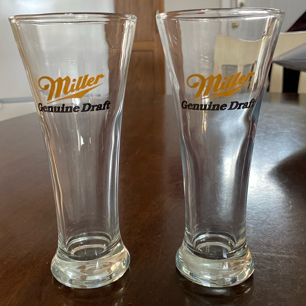 🍻Miller Genuine Draft beer glasses set of two.